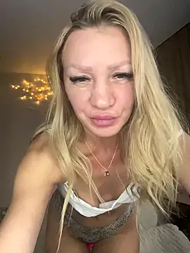 Snapshot of Bellissa_ chatting on October 23, 2025, 3:32 pm Bellissa online show from October 23, 2025, 3:32 pm