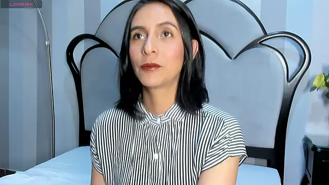 Snapshot of MiaAmore_ chatting on October 11, 2025, 7:37 pm MiaAmore online show from October 11, 2025, 7:37 pm