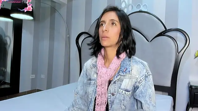 Snapshot of MiaAmore_ chatting on September 28, 2025, 2:57 pm MiaAmore online show from September 28, 2025, 2:57 pm