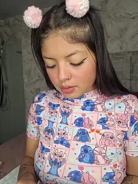 Snapshot of ashleythompson2025 chatting on January 8, 2026, 12:44 pm ashleythompson2025 online show from January 8, 2026, 12:44 pm