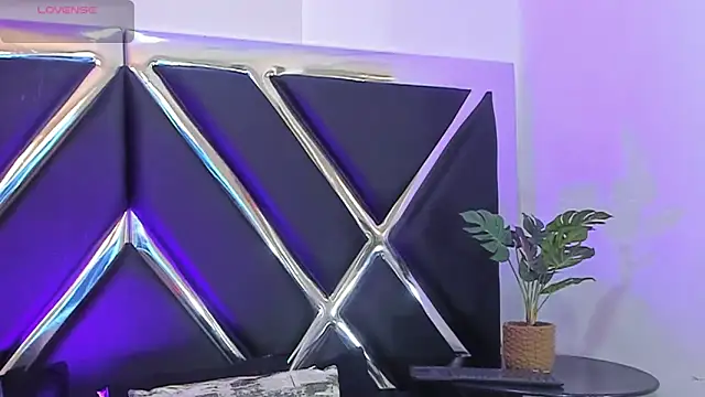 Snapshot of AlekRuizx chatting on September 23, 2025, 5:53 pm AlekRuizx online show from September 23, 2025, 5:53 pm