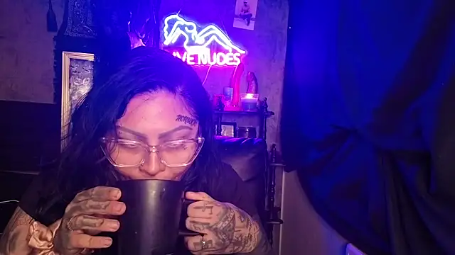 chicanachic13 online show from February 13, 2026, 6:46 am