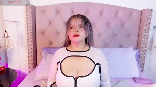 Snapshot of vintoria_cherry chatting on June 17, 2026, 10:36 am vintoria cherry online show from June 17, 2026, 10:36 am