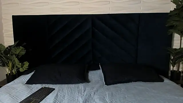 AustinJones  online show from November 9, 2025, 6:34 pm