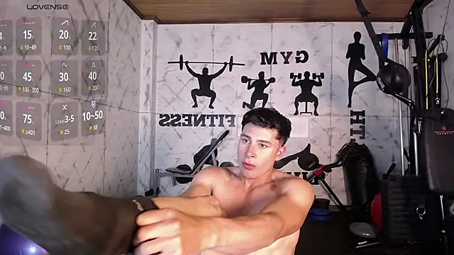 AustinJones  online show from November 20, 2025, 8:31 pm