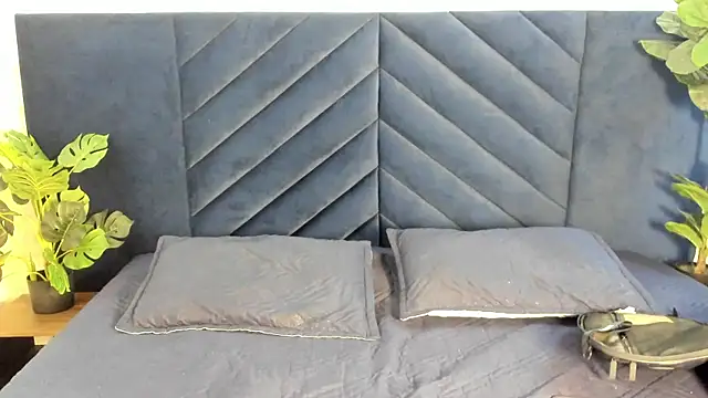 AustinJones  online show from November 14, 2025, 8:23 pm