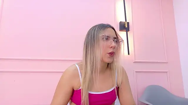 Snapshot of MaddieTease chatting on February 2, 2026, 1:54 pm MaddieTease online show from February 2, 2026, 1:54 pm