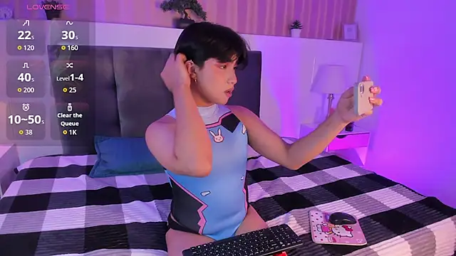 Snapshot of Creamy_Angelo chatting on September 17, 2025, 4:25 am Creamy Angelo online show from September 17, 2025, 4:25 am