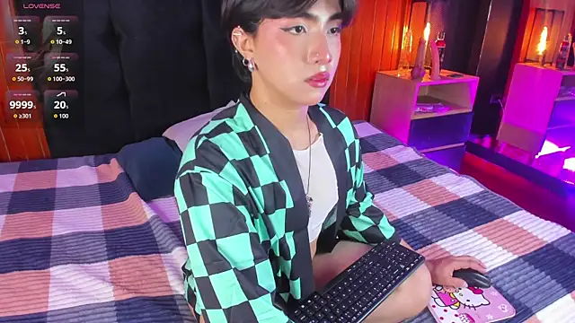 Snapshot of Creamy_Angelo chatting on October 4, 2025, 1:07 am Creamy Angelo online show from October 4, 2025, 1:07 am