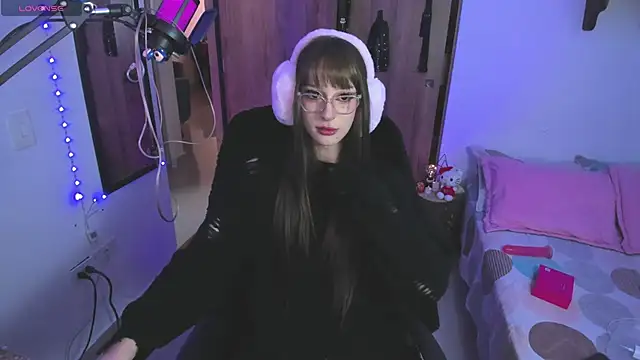 Snapshot of starrraura chatting on December 19, 2025, 7:49 pm starrraura online show from December 19, 2025, 7:49 pm