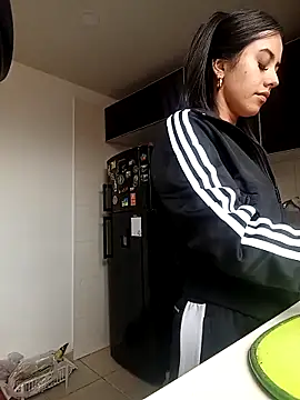 Victoria alson online show from November 10, 2025, 2:44 pm