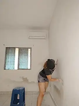 SirenRouge 69 online show from April 6, 2026, 6:53 pm