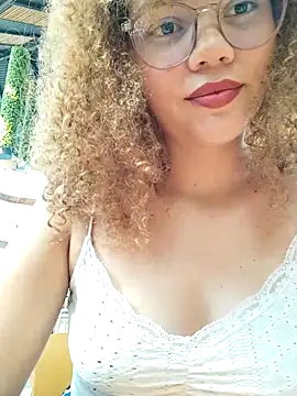 SirenRouge 69 online show from November 21, 2025, 7:57 pm