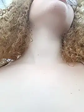 SirenRouge 69 online show from January 6, 2026, 7:40 pm