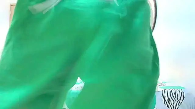 Snapshot of BEAUTY_BOYS1 chatting on November 24, 2025, 3:12 pm BEAUTY BOYS1 online show from November 24, 2025, 3:12 pm