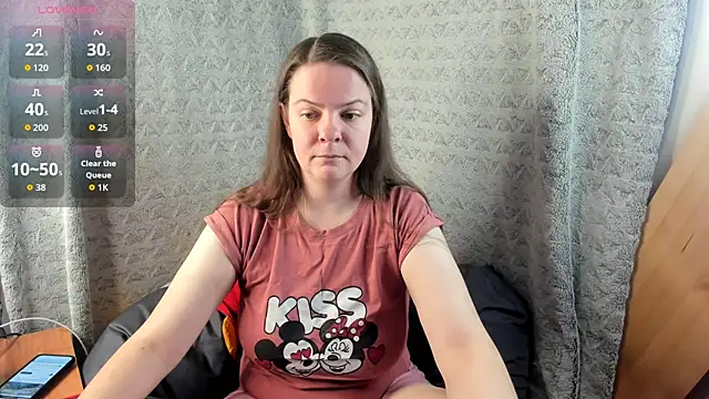 Snapshot of MiaLores chatting on October 14, 2025, 7:31 am MiaLores online show from October 14, 2025, 7:31 am