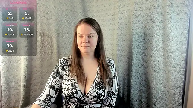 Snapshot of MiaLores chatting on February 18, 2026, 9:06 am MiaLores online show from February 18, 2026, 9:06 am