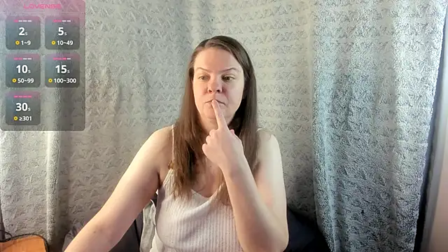 Snapshot of MiaLores chatting on February 12, 2026, 9:09 am MiaLores online show from February 12, 2026, 9:09 am