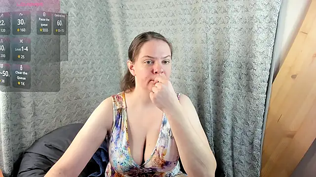 Snapshot of MiaLores chatting on November 15, 2025, 9:13 am MiaLores online show from November 15, 2025, 9:13 am