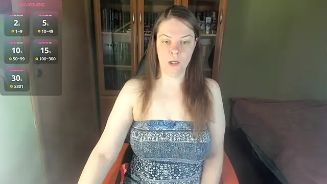 Snapshot of MiaLores chatting on April 10, 2026, 9:16 am MiaLores online show from April 10, 2026, 9:16 am