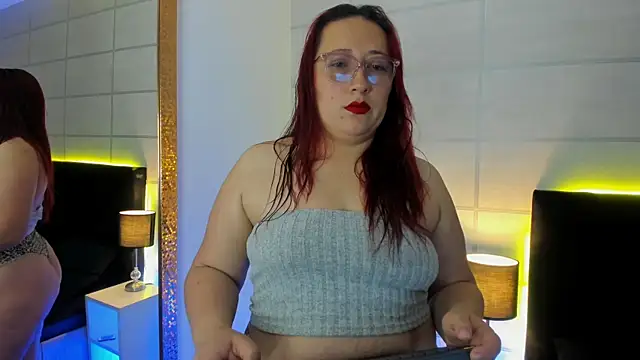 fieryluciana online show from October 1, 2025, 4:06 am