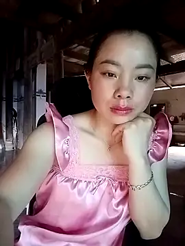 Snapshot of milo123-xx chatting on May 13, 2026, 10:44 am milo123-xx online show from May 13, 2026, 10:44 am