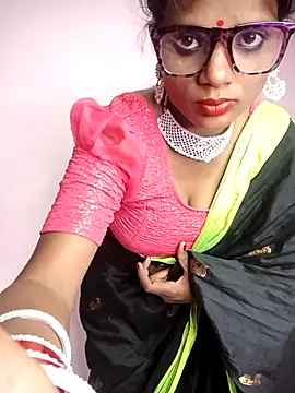 Snapshot of Mohini_Josh069 chatting on November 15, 2025, 4:00 pm Mohini Josh069 online show from November 15, 2025, 4:00 pm