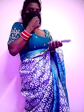 Snapshot of Mohini_Josh069 chatting on December 22, 2025, 2:11 am Mohini Josh069 online show from December 22, 2025, 2:11 am