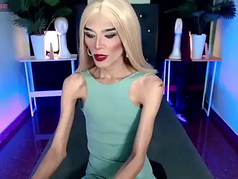 itsmeMonicaloove69 online show from October 3, 2025, 5:14 pm