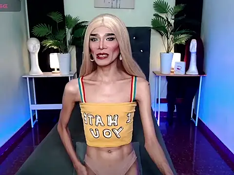 itsmeMonicaloove69 online show from October 6, 2025, 5:57 pm