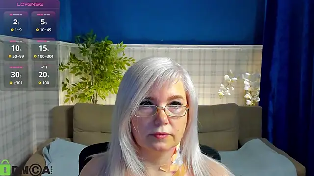 Snapshot of Hella_Fabel chatting on May 7, 2026, 1:10 am Hella Fabel online show from May 7, 2026, 1:10 am