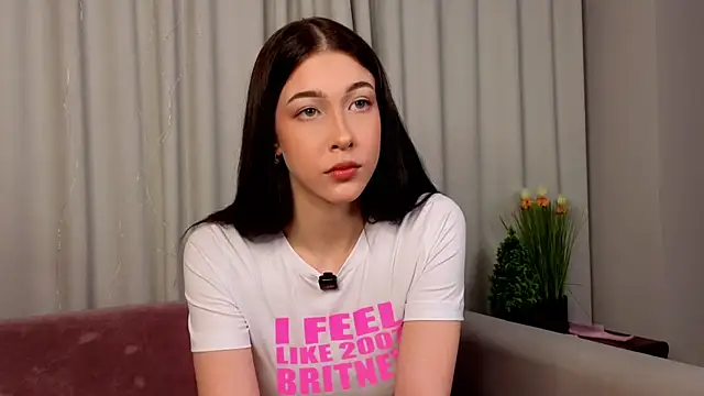 Snapshot of EviaRabasca chatting on February 26, 2026, 11:43 am EviaRabasca online show from February 26, 2026, 11:43 am