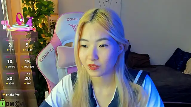 Snapshot of Aisi_18 chatting on October 1, 2025, 7:35 am Aisi 18 online show from October 1, 2025, 7:35 am