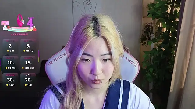 Snapshot of Aisi_18 chatting on September 30, 2025, 7:36 am Aisi 18 online show from September 30, 2025, 7:36 am