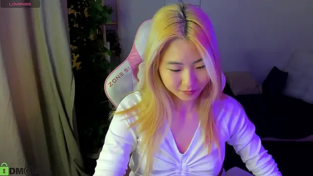 Snapshot of Aisi_18 chatting on September 29, 2025, 7:26 am Aisi 18 online show from September 29, 2025, 7:26 am