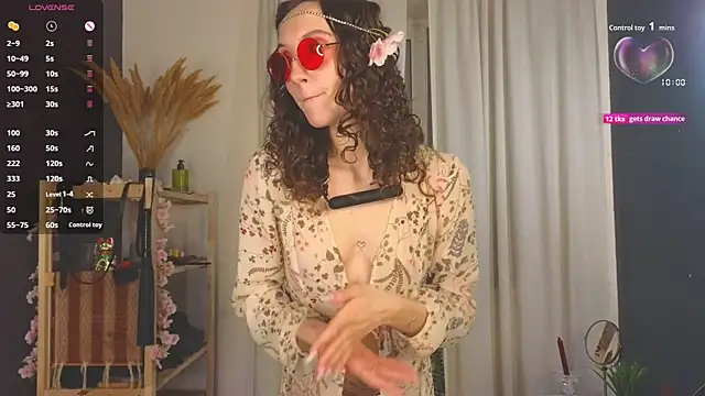 Snapshot of laracroftmansion chatting on December 1, 2025, 6:31 pm laracroftmansion online show from December 1, 2025, 6:31 pm