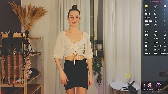 Snapshot of laracroftmansion chatting on November 11, 2025, 6:25 pm laracroftmansion online show from November 11, 2025, 6:25 pm