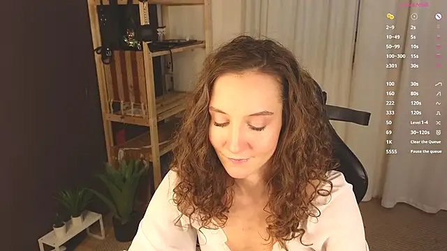 Snapshot of laracroftmansion chatting on September 30, 2025, 3:07 pm laracroftmansion online show from September 30, 2025, 3:07 pm