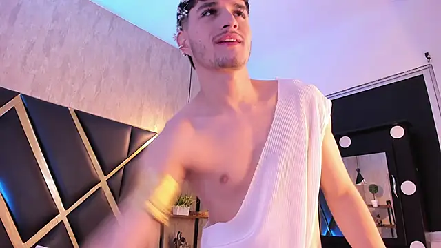 Snapshot of LiamMuller chatting on October 28, 2025, 11:53 am LiamMuller online show from October 28, 2025, 11:53 am