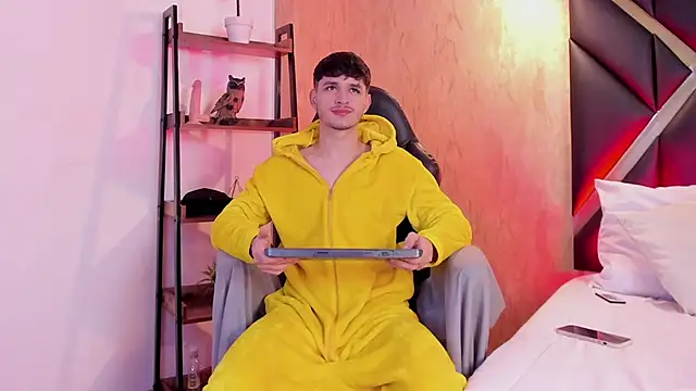 Snapshot of LiamMuller chatting on October 30, 2025, 11:52 am LiamMuller online show from October 30, 2025, 11:52 am