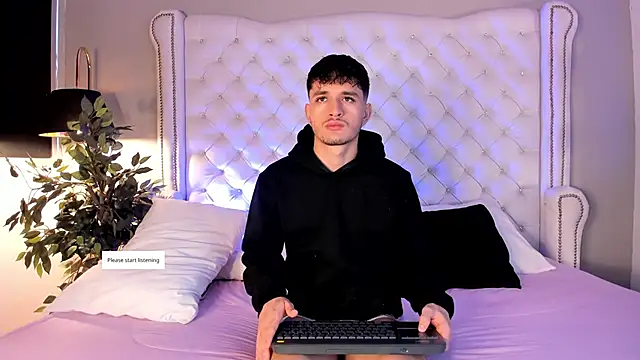 Snapshot of LiamMuller chatting on November 10, 2025, 4:45 pm LiamMuller online show from November 10, 2025, 4:45 pm