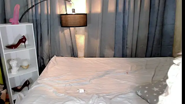 Snapshot of Alison_mooreX chatting on December 5, 2025, 2:59 pm Alison mooreX online show from December 5, 2025, 2:59 pm