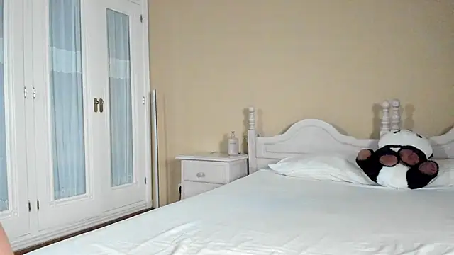 suzysuza online show from October 3, 2025, 3:02 pm