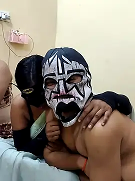 Hot modal online show from December 1, 2025, 4:02 am