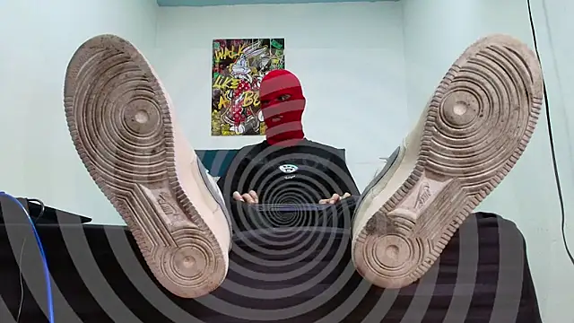 Snapshot of Warmteam777 chatting on November 17, 2025, 9:19 pm Warmteam777 online show from November 17, 2025, 9:19 pm