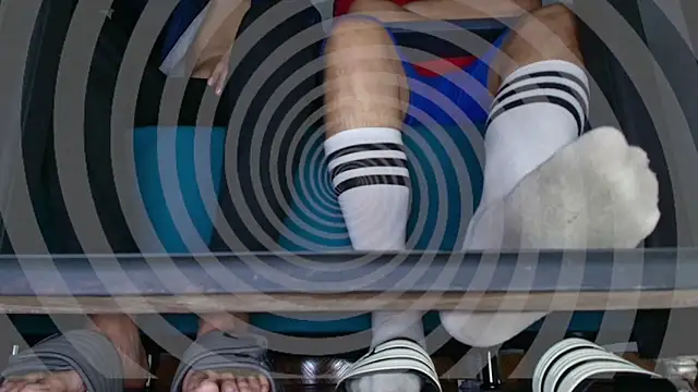 Snapshot of Warmteam777 chatting on November 19, 2025, 5:35 pm Warmteam777 online show from November 19, 2025, 5:35 pm