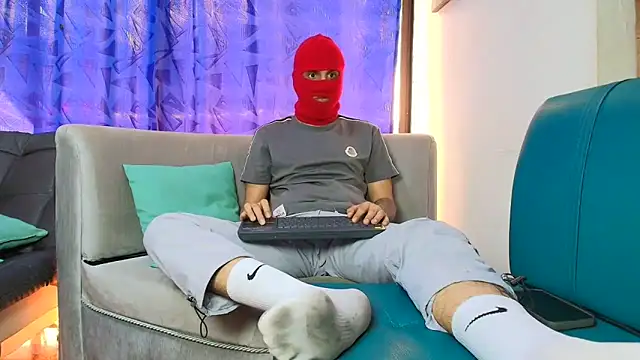 Snapshot of Warmteam777 chatting on December 14, 2025, 7:08 pm Warmteam777 online show from December 14, 2025, 7:08 pm