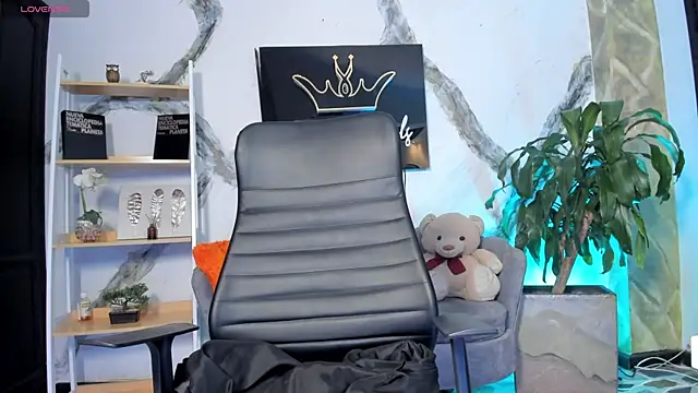 AnaRuiz1  online show from December 19, 2025, 2:59 am