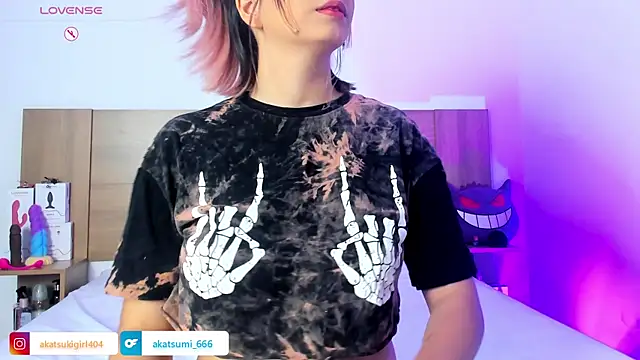 Snapshot of Akatsumi_ chatting on September 18, 2025, 8:56 pm Akatsumi online show from September 18, 2025, 8:56 pm