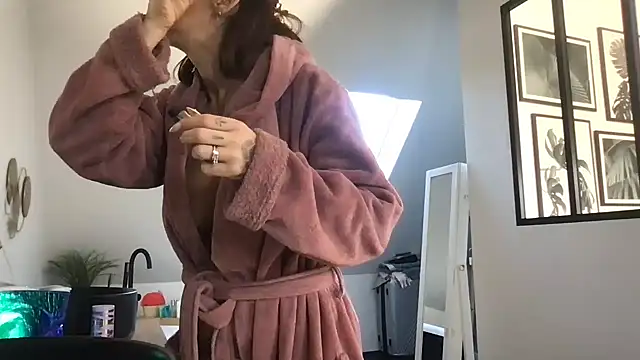 Snapshot of AmyStone__ chatting on April 14, 2026, 8:41 am AmyStone online show from April 14, 2026, 8:41 am